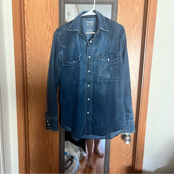 Wrangler Advanced Comfort Denim Shirt - Picture 1 of 6